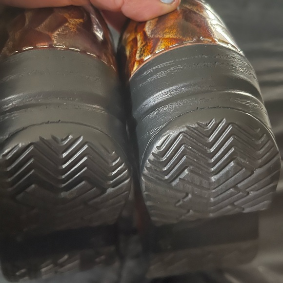 Dansko Tiger Eye clogs - Picture 4 of 6